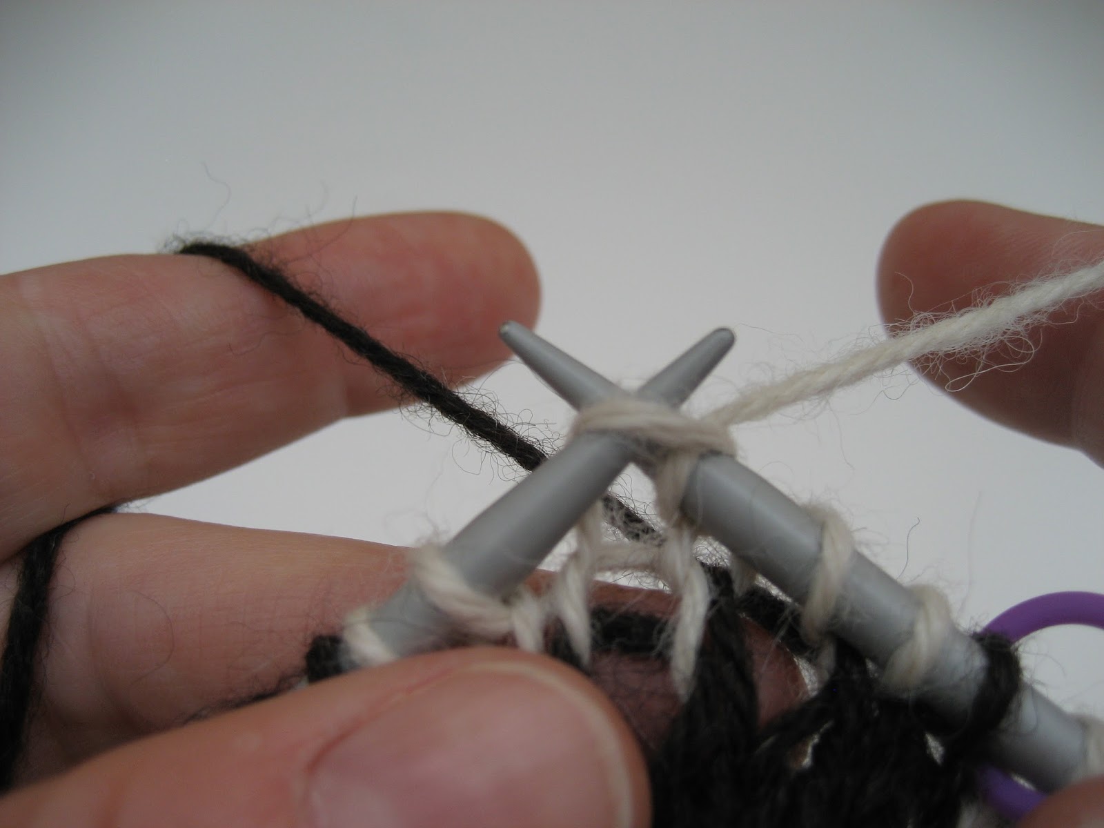 Carolyn Knits TwoHanded Stranded Colorwork Tutorial