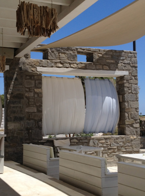Blue restaurant à Paros, Cyclades. Nat et nature