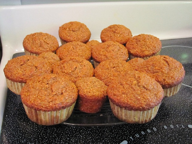 The Baker's Nuts: Low Fat Banana Bran Muffins