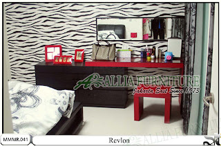 Meja make up minimalis modern Revlon Meja make up minimalis modern Revlon