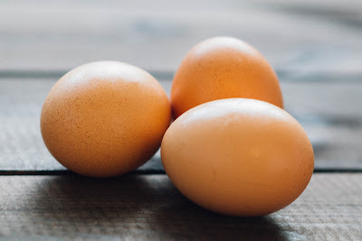 My 4 Favorite Portable Protein-Packed Snacks-hard-boiled-egg
