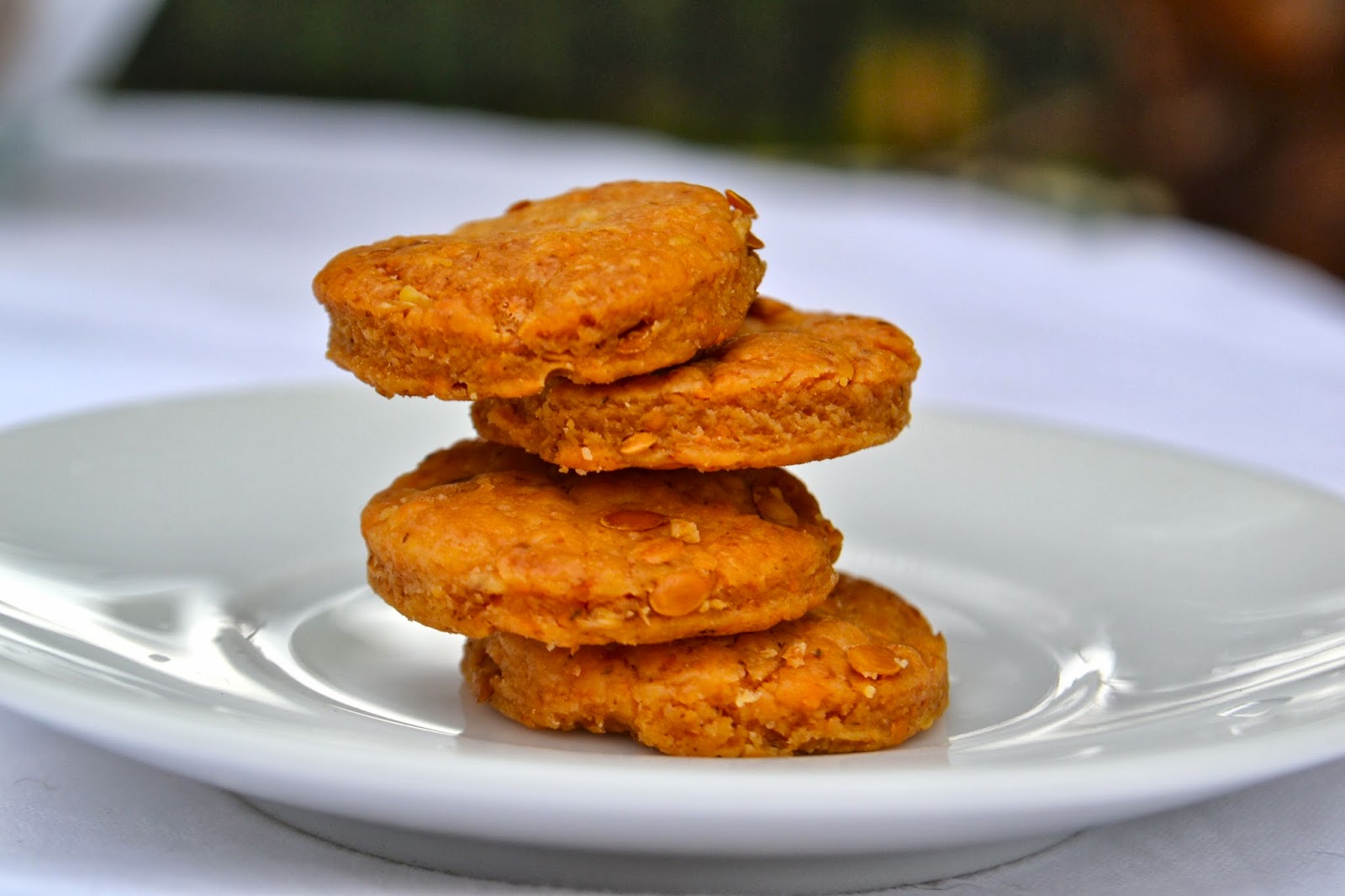 My Clean Cuisine Whole Wheat Cheddar and Flaxseed Crackers (biscuits)