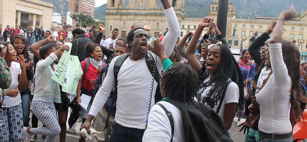 PROTESTANDO  EN BOGOTA