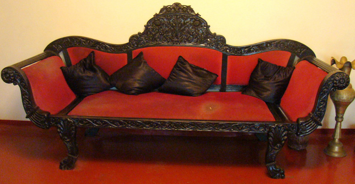 DiscoverSriLanka SRI LANKA ANTIQUE FURNITURE