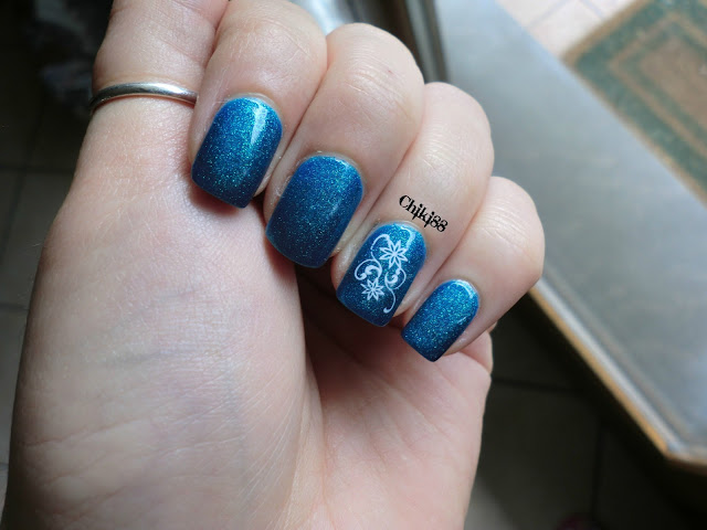 Nail art - Turquoise - foto con luce naturale