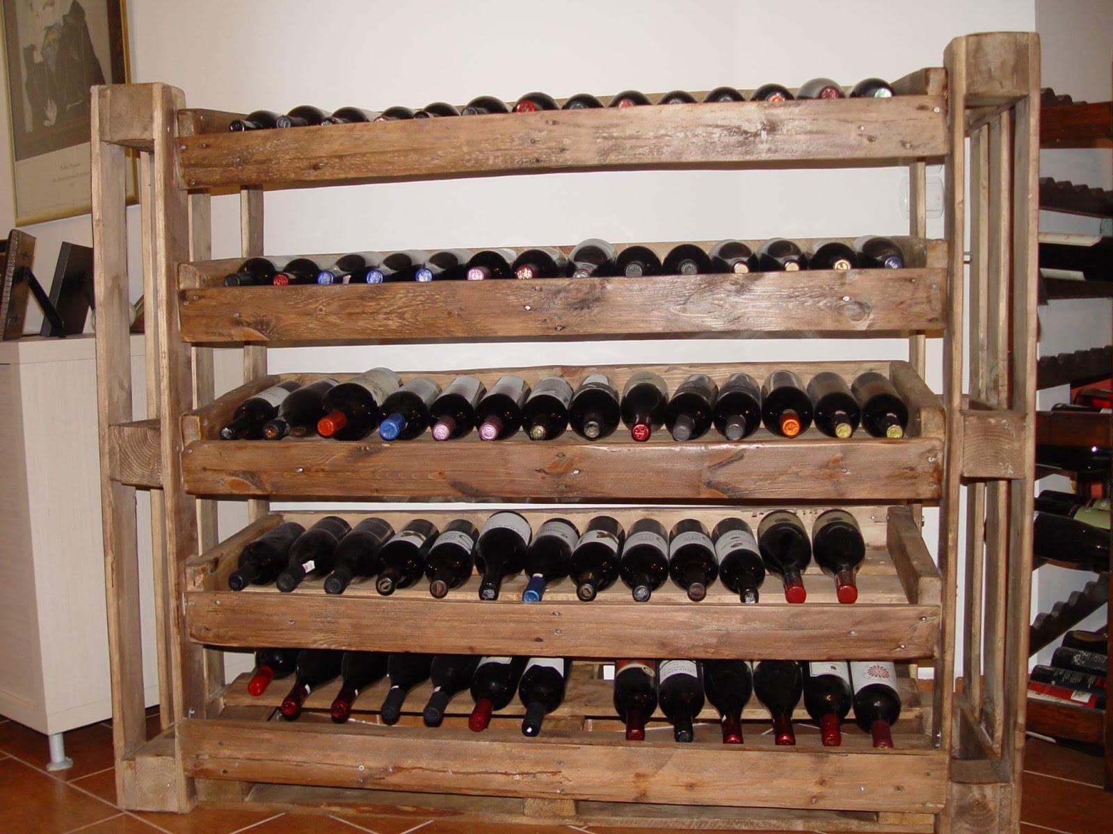 Έπιπλα από παλέτες mNv wine rack from pallets