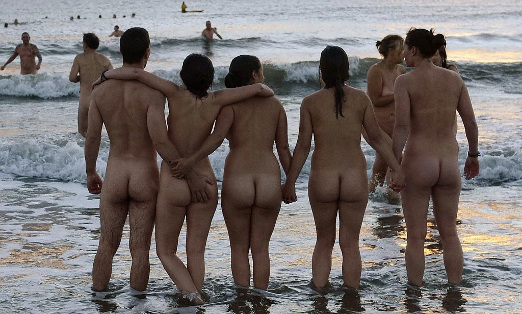 Японки На Пляже Без Одежды Нудисты
