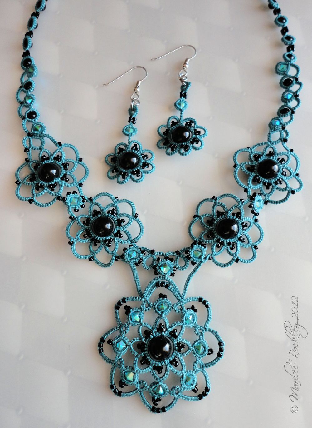 Yarnplayer's Tatting Blog Turquoise tatted set with black beads