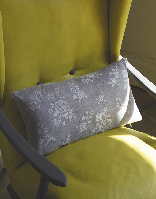 How to Paint Fabric ¨ armchair ¨ using Autentico chalpaint