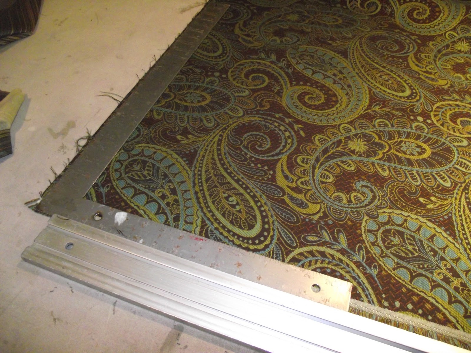 Gantt's Decorating How to make a Padded Wall Hanging