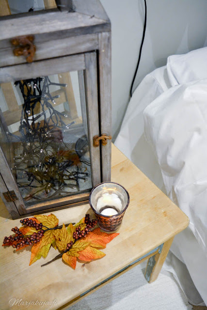 makuuhuoneen syksy sisustus tunnelma kynttilä