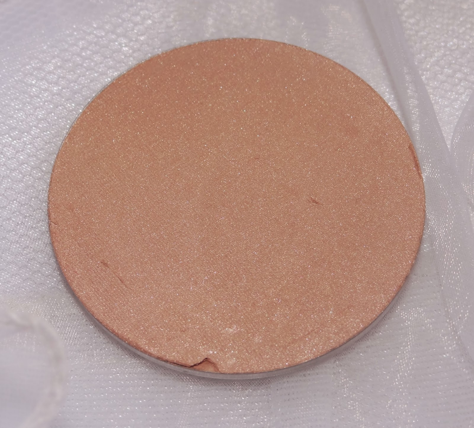 Ellis Faas Glow up highlighter review Ellis Faas Glow up highlighter review