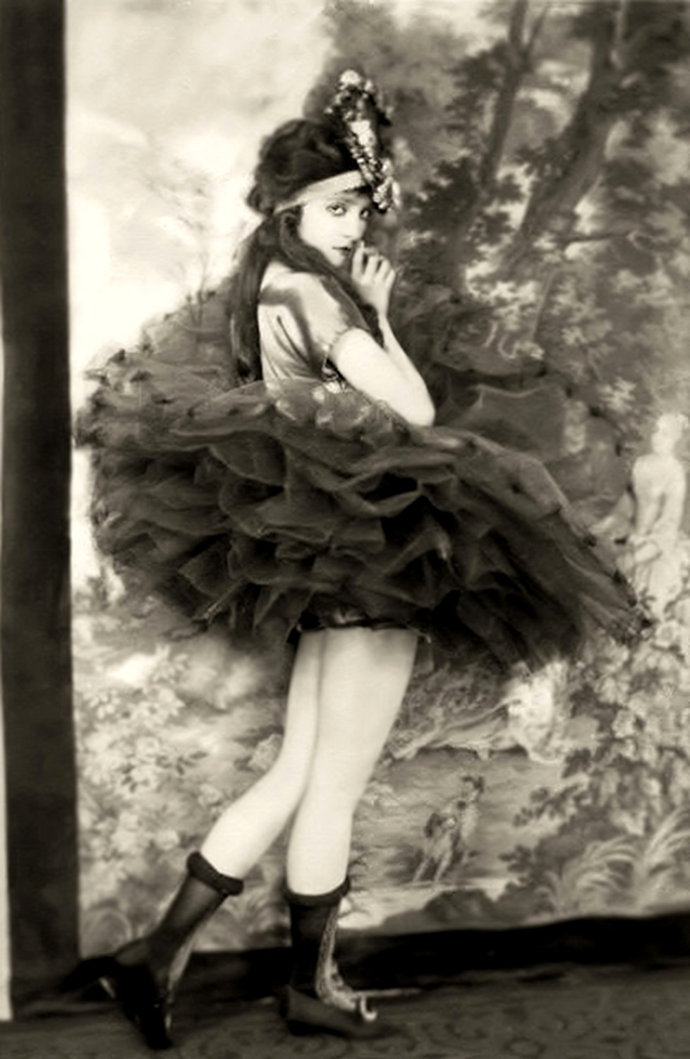 60 Extraordinary Portrait Photos of Lovely Anonymous Ziegfeld Follies