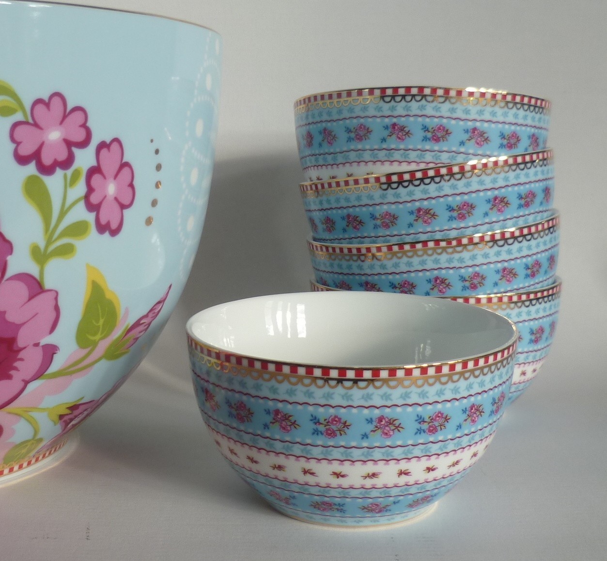 atlanta international home gift show dinnerware teapot cups bowls pip