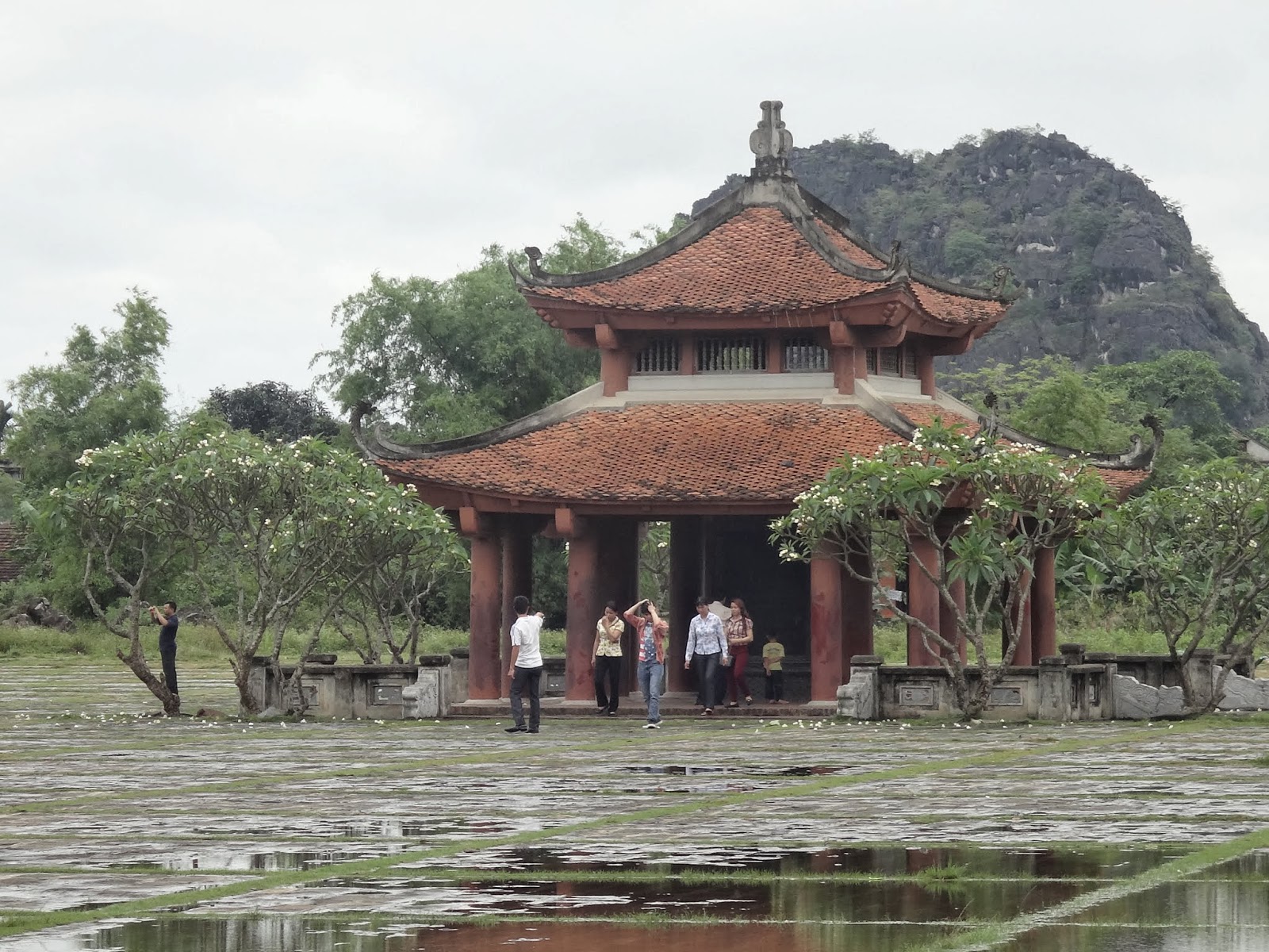Ly Cong Uan memorial at Hoa Lu Capital in Vietnam Ly Cong Uan memorial at Hoa Lu Capital in Vietnam
