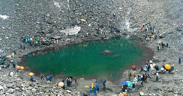 Mysterious Lake in Uttarakhand Mysterious Lake in Uttarakhand | Places to see in Uttarakhand | Best Resort in Uttarakhand