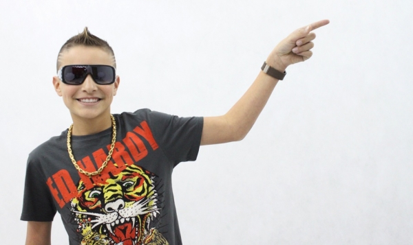 CLIPE COM FOTOS DO MC GUI BEIJA OU NÃO BEIJA - YouTube