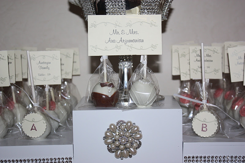 I Do! An Event for the Stylish Bride {featured vendor} Cake POP'in