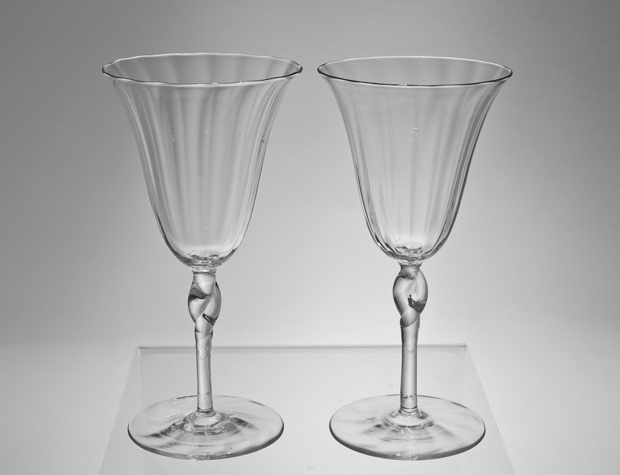 Fine Pair of Ribbed Tall Wine/Champagne Glasses