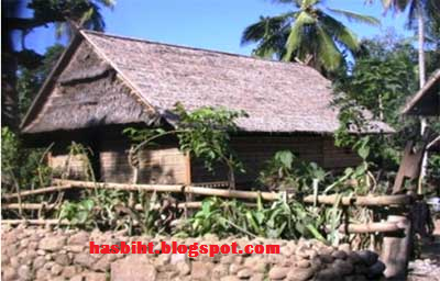 Hidup Selaras dengan Alam sebagai Kosmologi Suku Kajang, Bulukumba, Sulawesi Selatan Hidup Selaras dengan Alam sebagai Kosmologi Suku Kajang, Bulukumba, Sulawesi Selatan