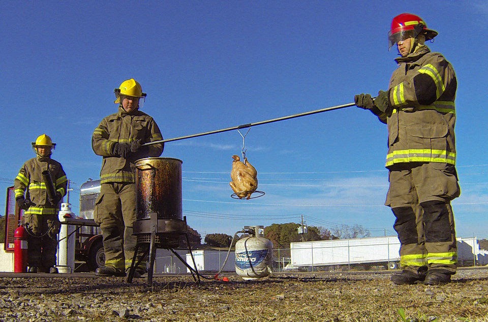 MEC&F Expert Engineers HOW TO AVOID DEEP FRYER FIRES Follow these