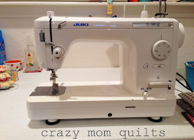Sewing Machine With Heartbeat Metal Sign I'd Rather Be Quilting