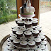 Cómo hacer un pastel de bodas con cupcakes