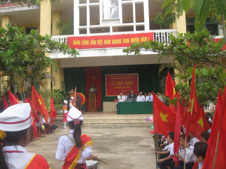 Khai giảng năm học: 2011-2012