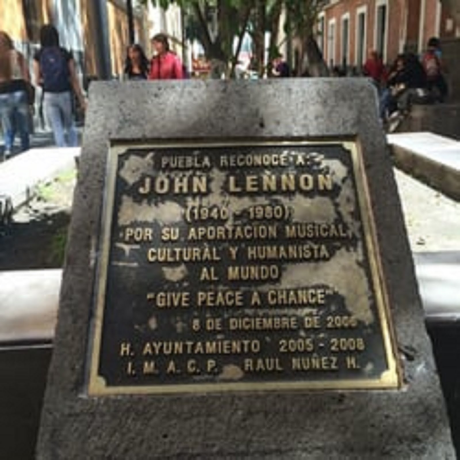 JOHN LENNON'S MEMORIAL