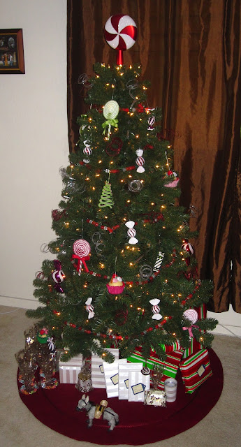 Aloha Yinz Mangia: Our Candy Christmas Tree