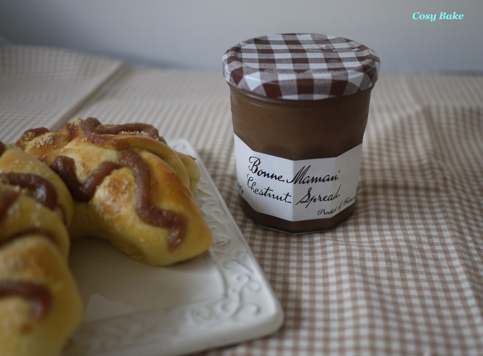 Marron Pan . Chestnut paste Bun