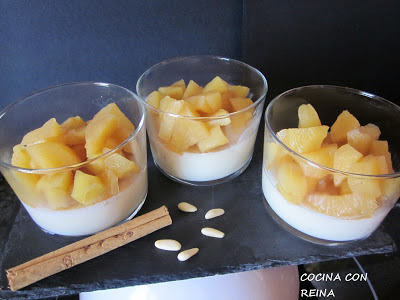 Vasitos De Cuajada Con Manzanas En Compota De Dieta
