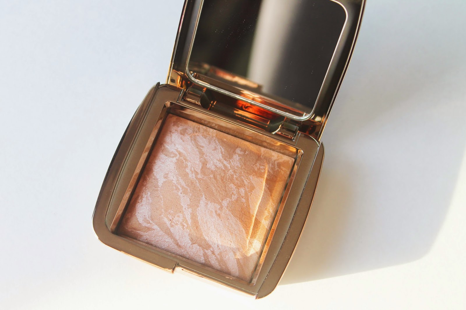 City Styles Hourglass Ambient Bronzer {Luminous Bronze Light}