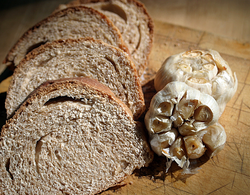 Easy Roasted Garlic {Vegan, Whole Food, Slow Cooker} VeggieConverter