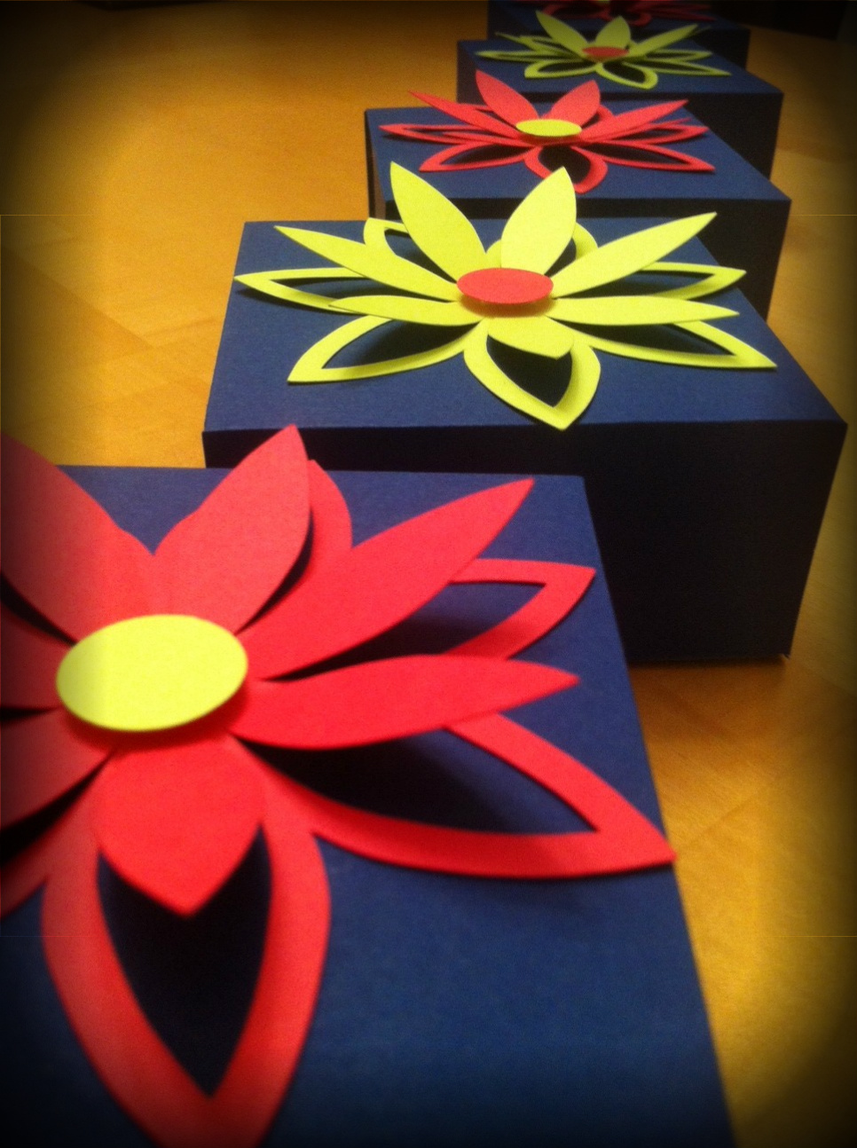 Meryem Uzerli Chart Paper Decoration Ideas