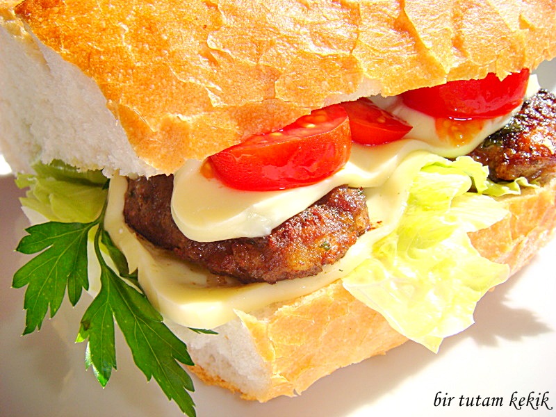 EKMEK ARASI KÖFTE) Pratik Ev Yemekleri