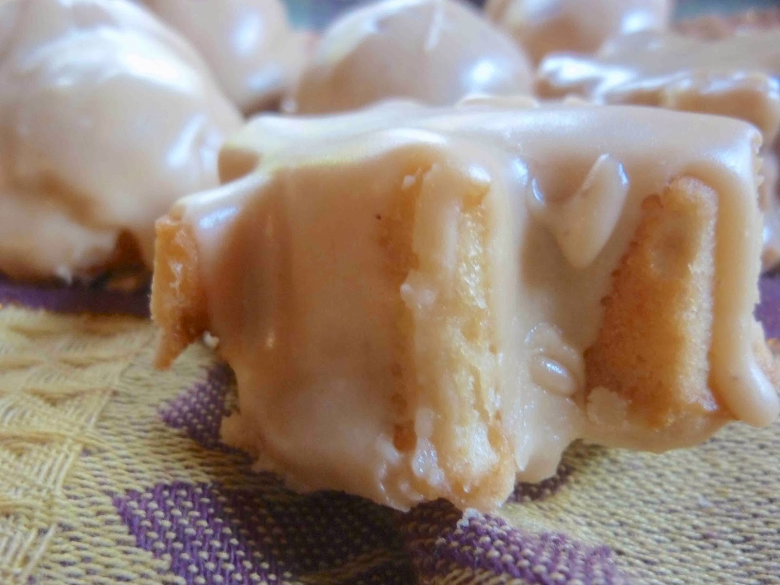 Brown Sugar Sour Cream Cakelets with Maple Glaze