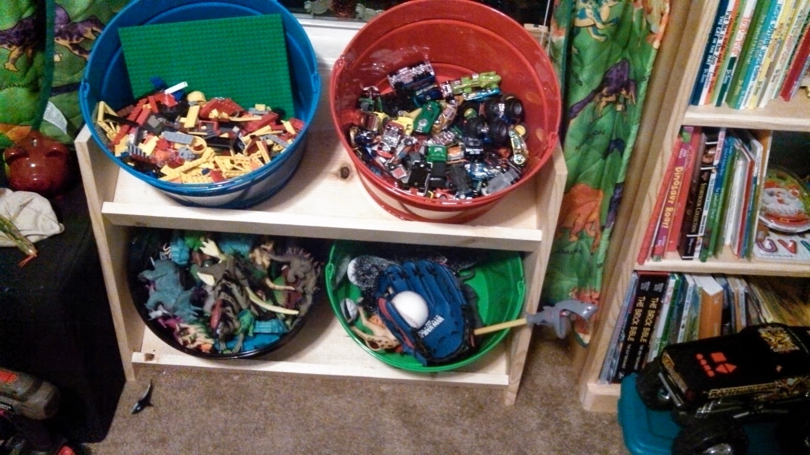 Bucket Outlet New Year of Organizing with Buckets