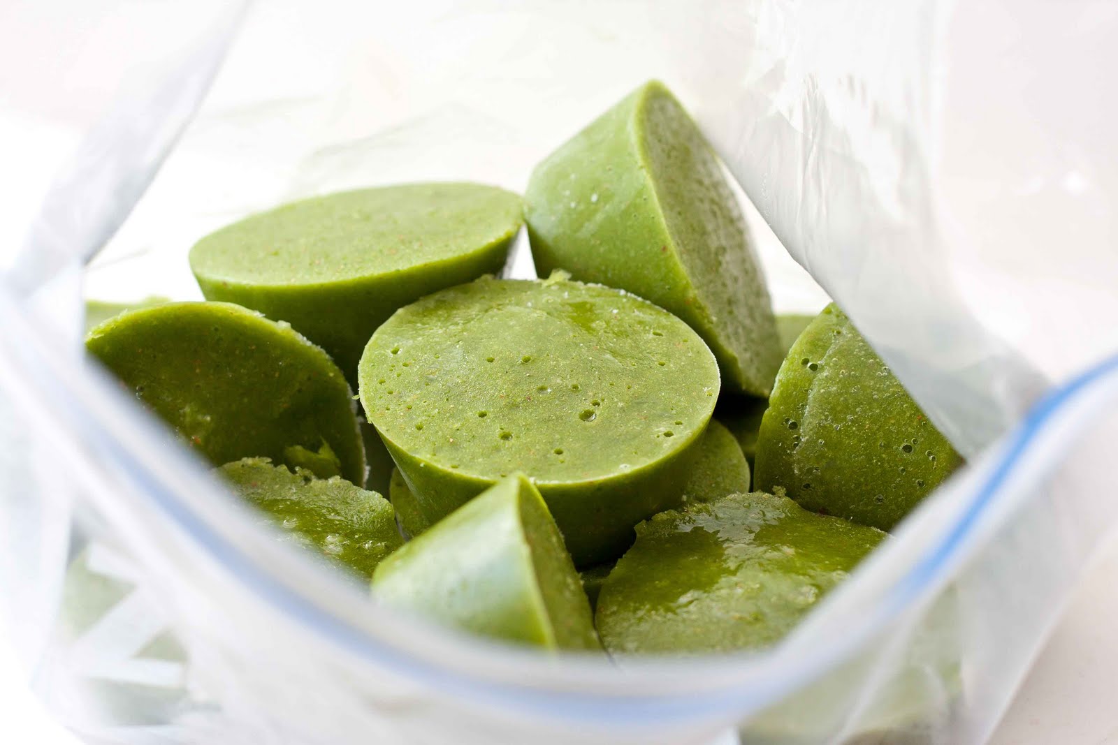 green smoothies Fortunately, green smoothie recipes have improved by leaps and bounds since stepping into the health limelight and while you can buy a slurp-worthy spinach smoothie. green smoothies Fortunately, green smoothie recipes have improved by leaps and bounds since stepping into the health limelight and while you can buy a slurp-worthy spinach smoothie.