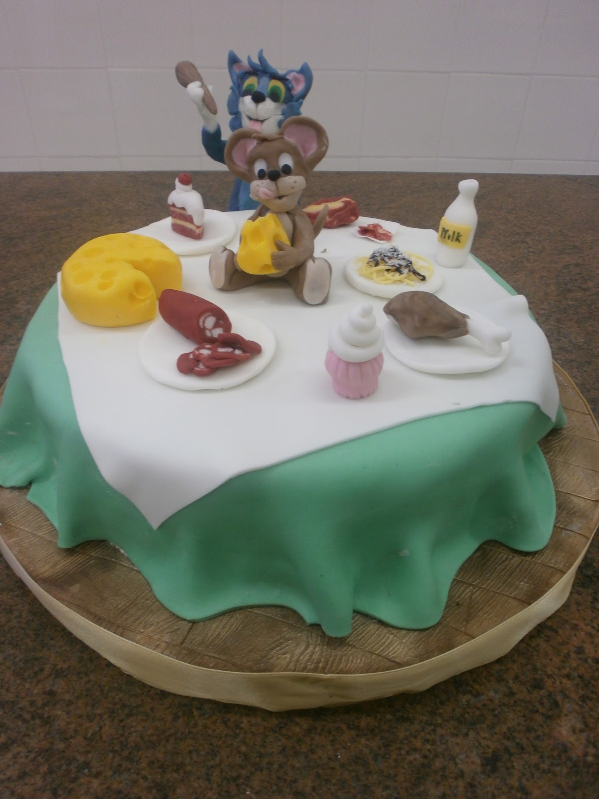 Dolce Universo realizza torte artistiche di compleanno e ...
