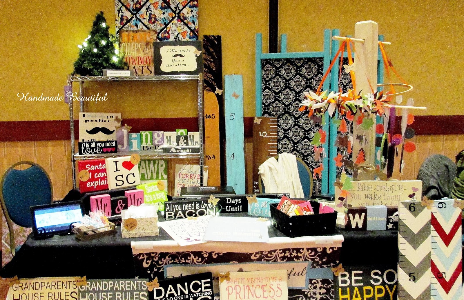 Handmade Beautiful My craft fair backdrop tutorial.