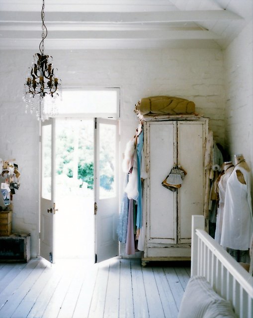 UNA CASA MODESTA PERO CON ESTILO [] MODEST HOUSE BUT WITH STYLE