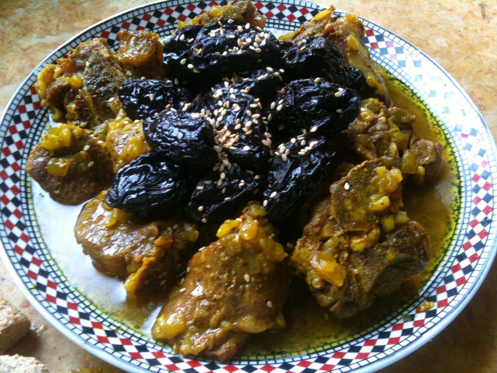 Tajine de viande aux pruneaux et amandes idee repas