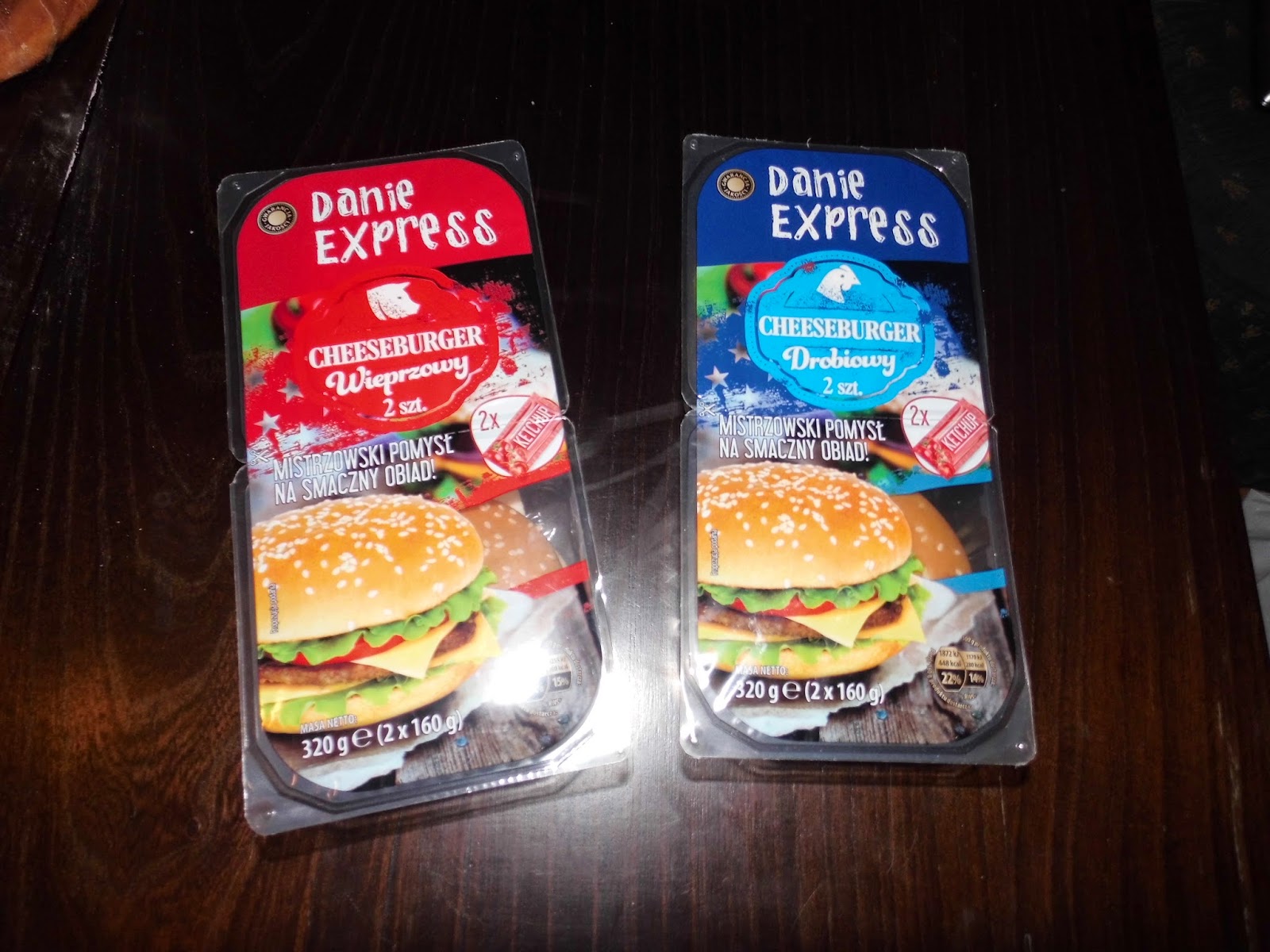 Produkty z Biedronki TEST 54 CHEESEBURGERY DROBIOWE I WIEPRZOWE Z