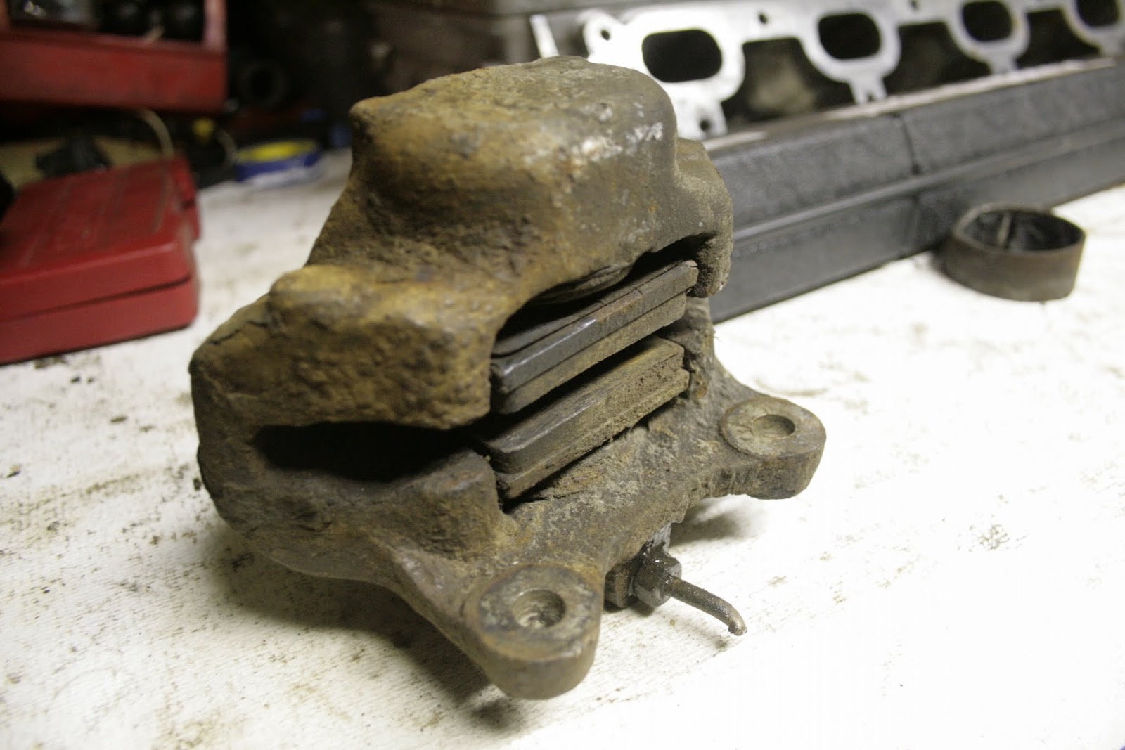 Volvo 240 24v TAKAJARRUT / REAR BRAKES