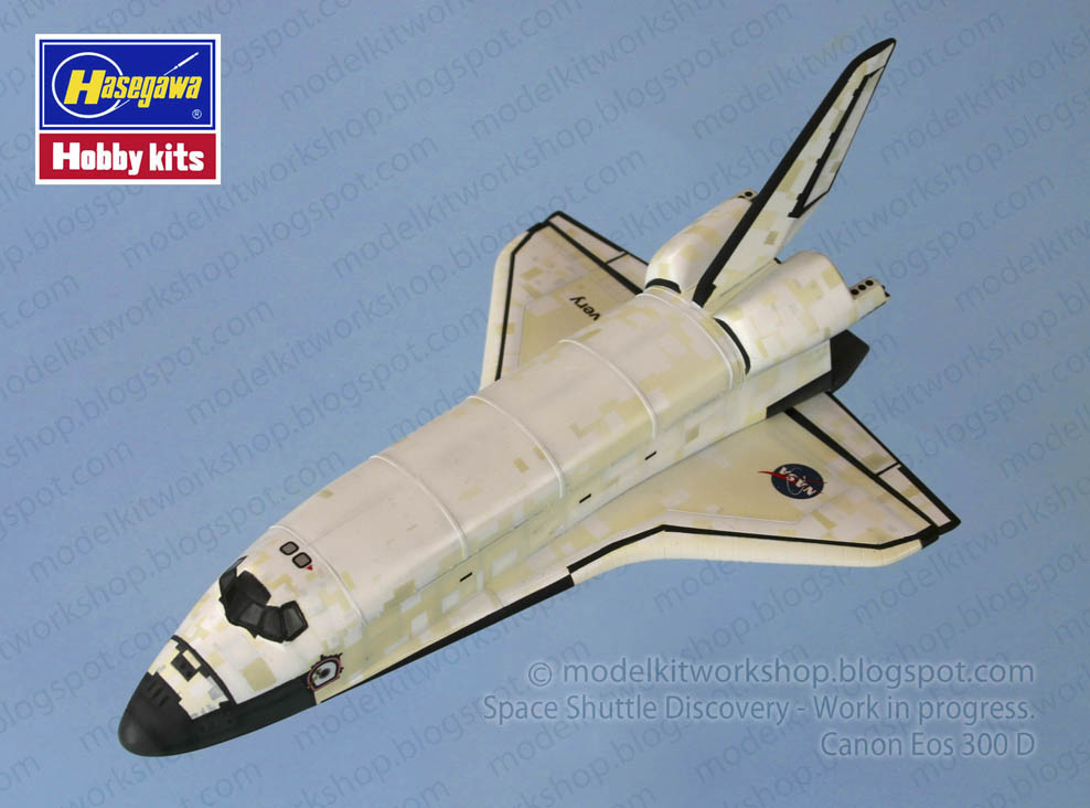 MODELKIT Space shuttle Discovery Hasegawa 1/200