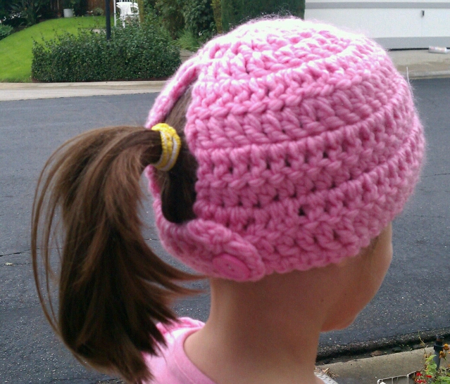 Tw-In Stitches: Toasty Warm Ponytail Hat Pattern - Just USD1!
