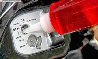 Hati Hati !! Modus Baru Pencurian Motor Menggunakan 'Cairan Setan'