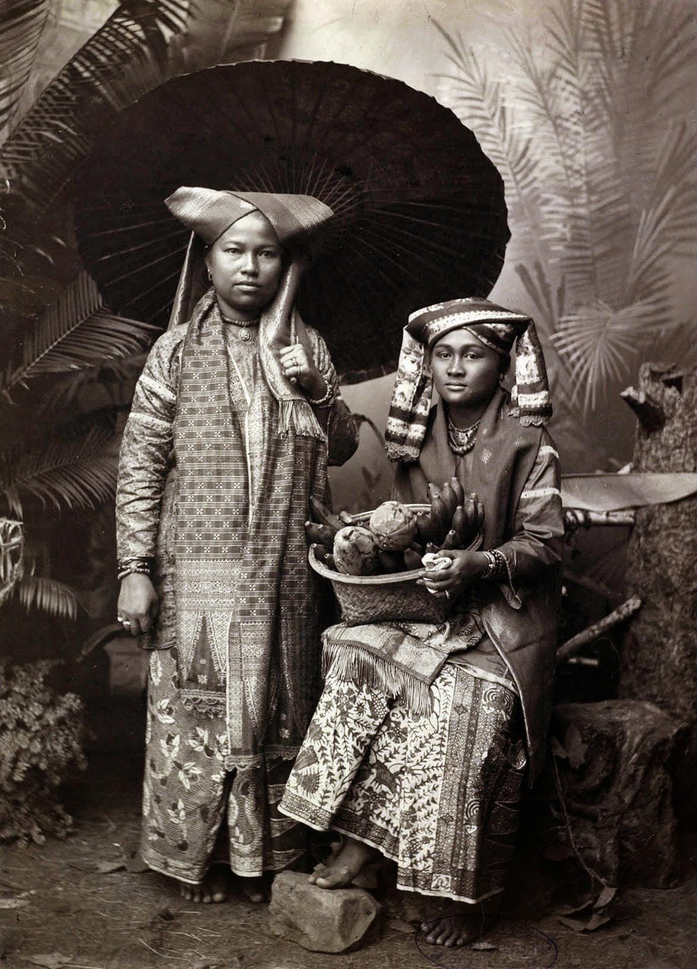 Padangsche Bovenlanden: Pakaian Adat Minangkabau Tempo Dulu