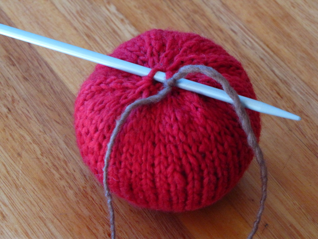 Yarn Knitting Needles (12 - Length) - Maple Head - 4mm 